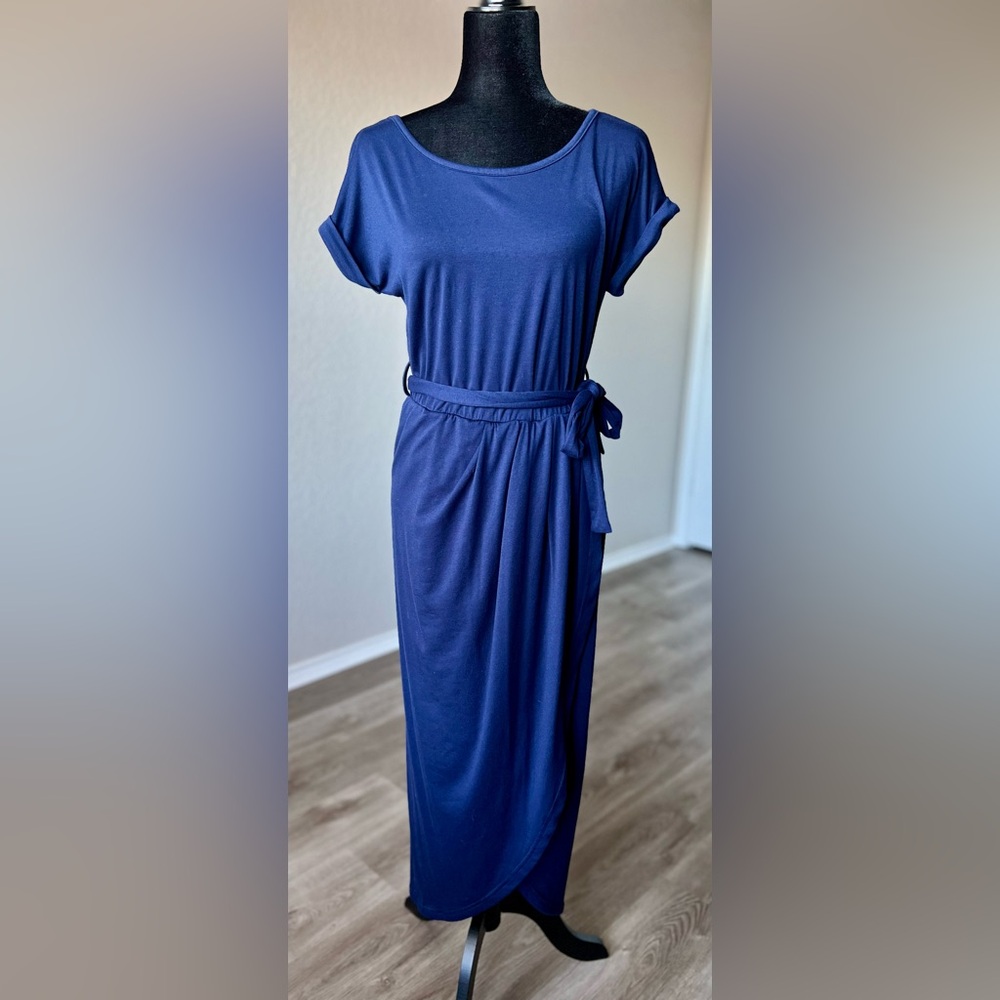 Elegant Navy Blue Maxi Dress